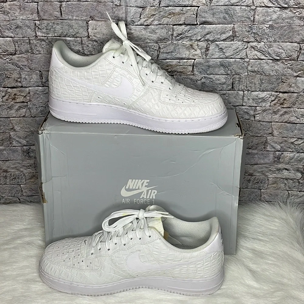 🔥🔥AIR FORCE 1’s 07 LV8 Size: 13🔥🔥***please see pics before purchasing*** - Picture 2 of 14